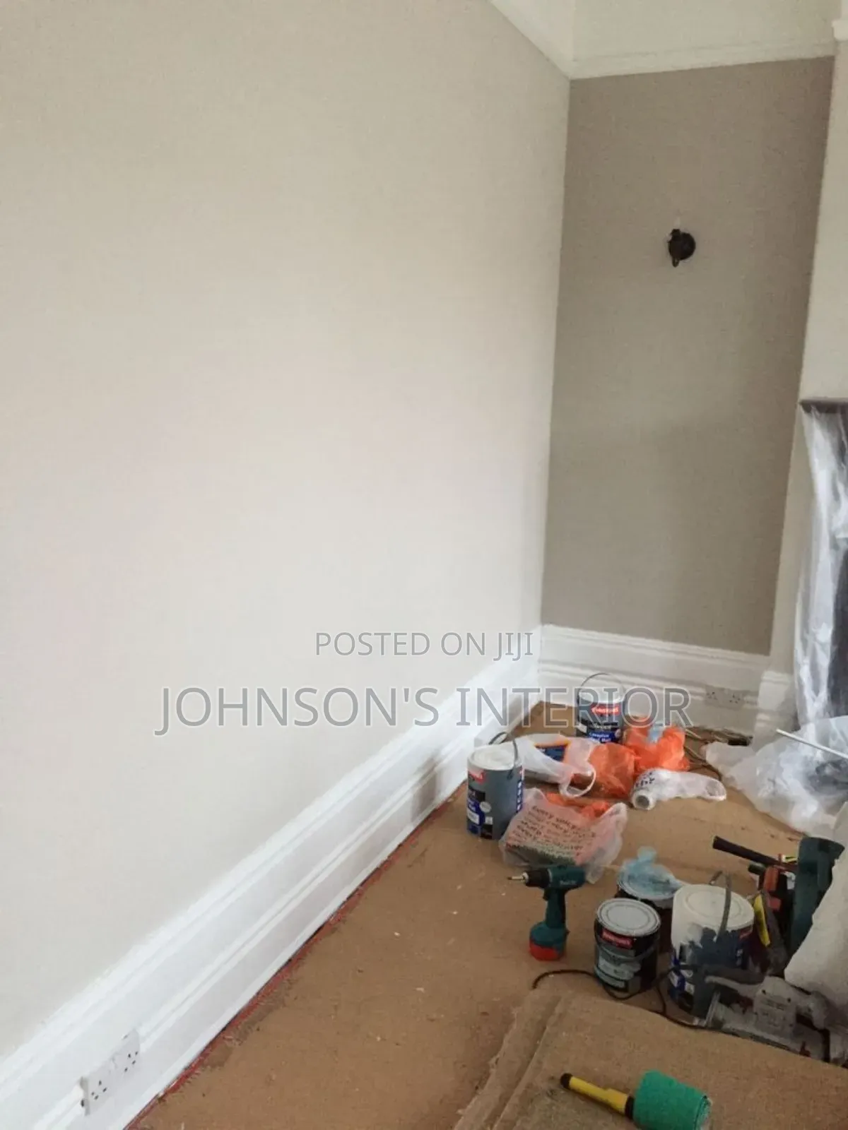 Wall Skimming or Wall Screeding