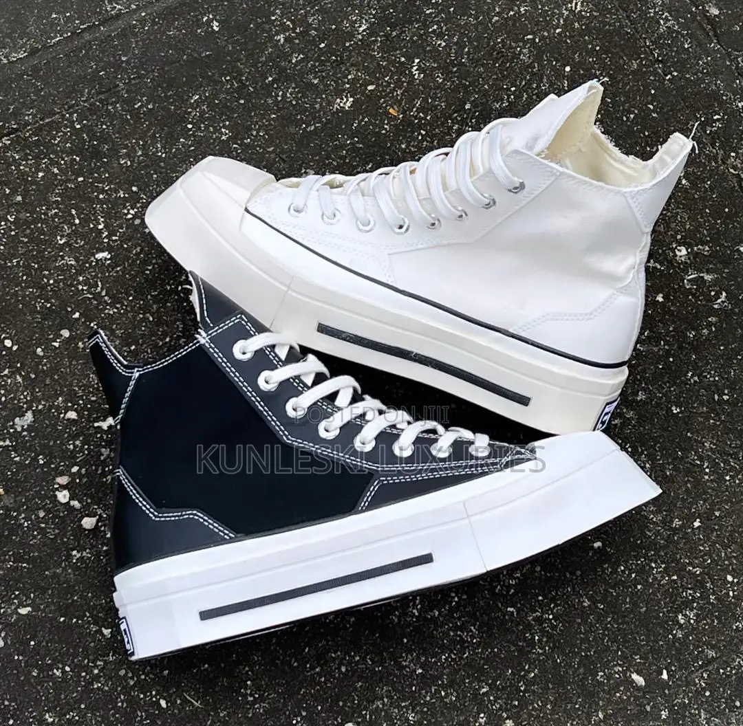 Converse Chuck 70 De Luxe Spuared Foundation Sneakers
