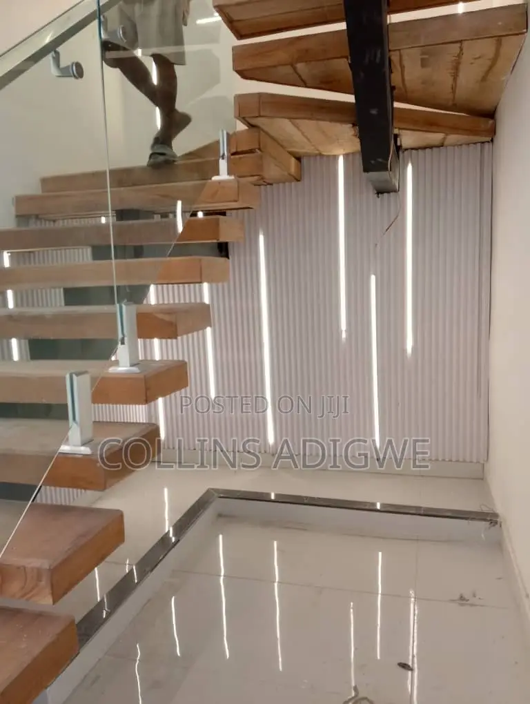 5bdrm Duplex in Main Chevron for sale