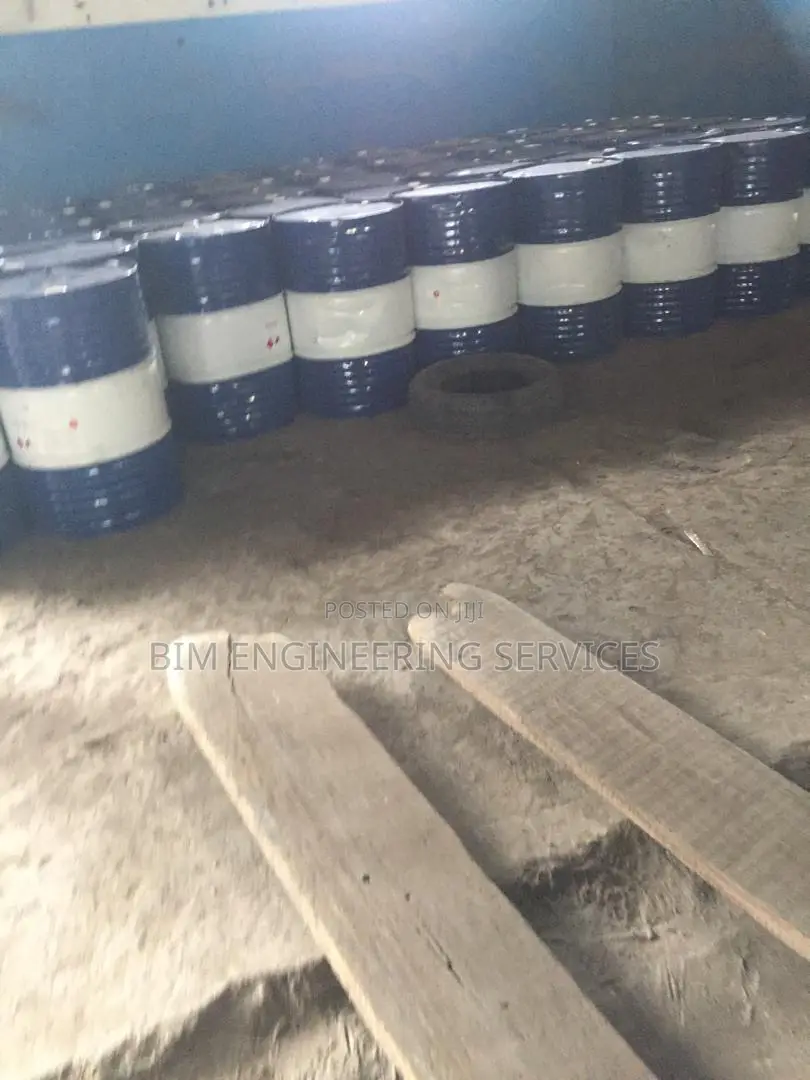 Drums of Chemicals Xylene Raw Sealer Acrylic Sealant Paint