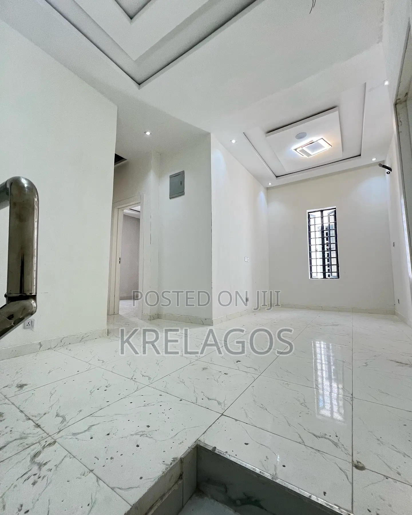4bdrm Duplex in Chevron for sale