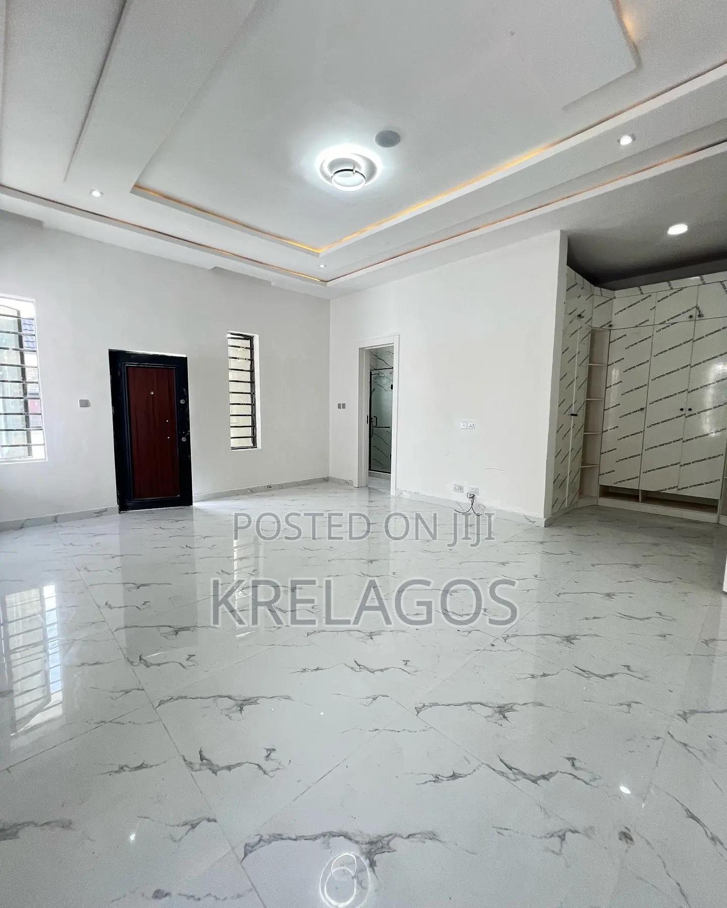 4bdrm Duplex in Chevron for sale