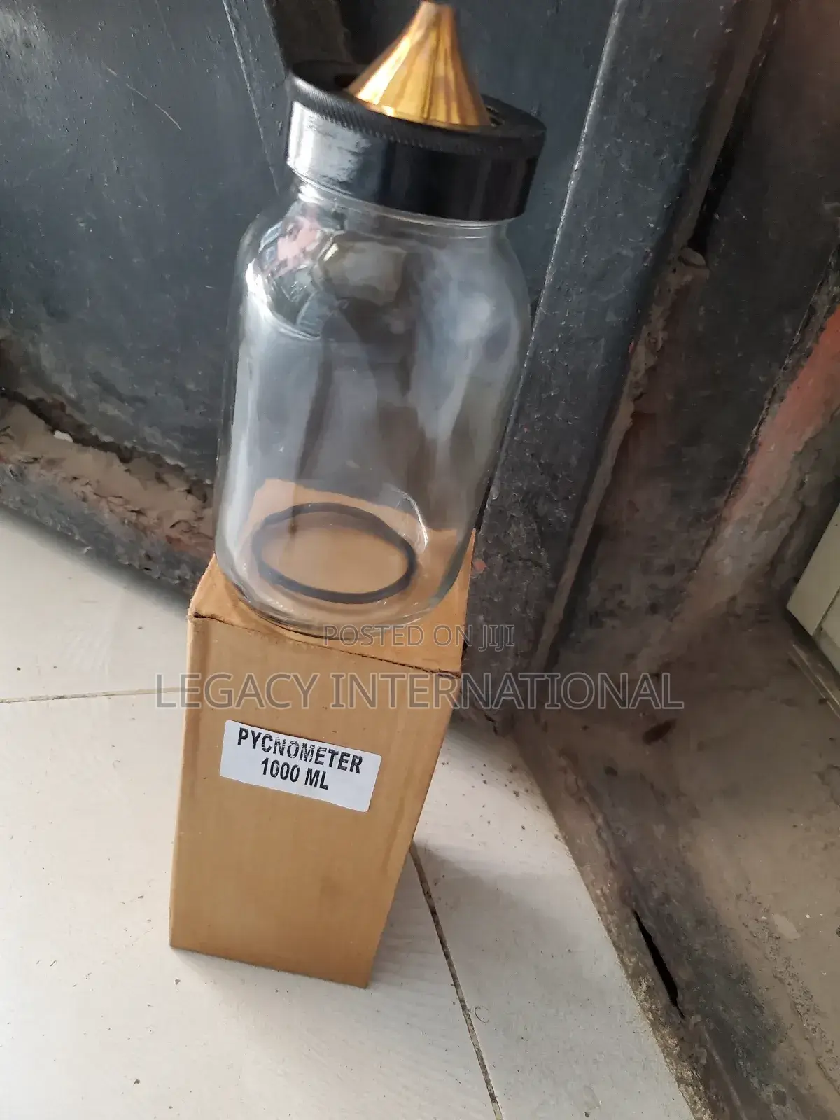 Pyconometer Bottle