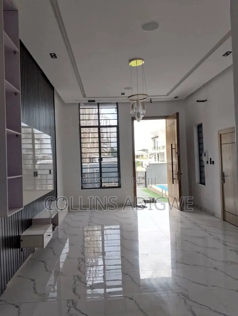 4bdrm Duplex in Main Chevron 2 for sale