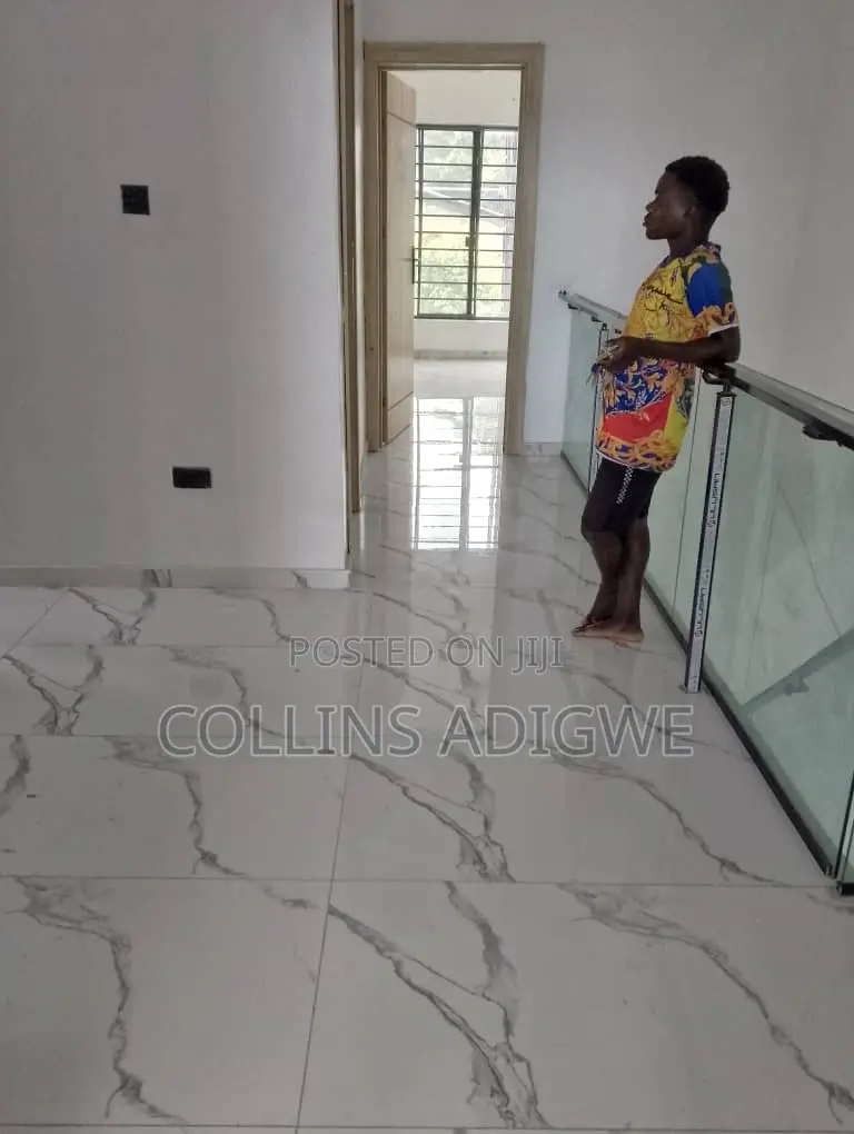 4bdrm Duplex in Main Chevron 2 for sale