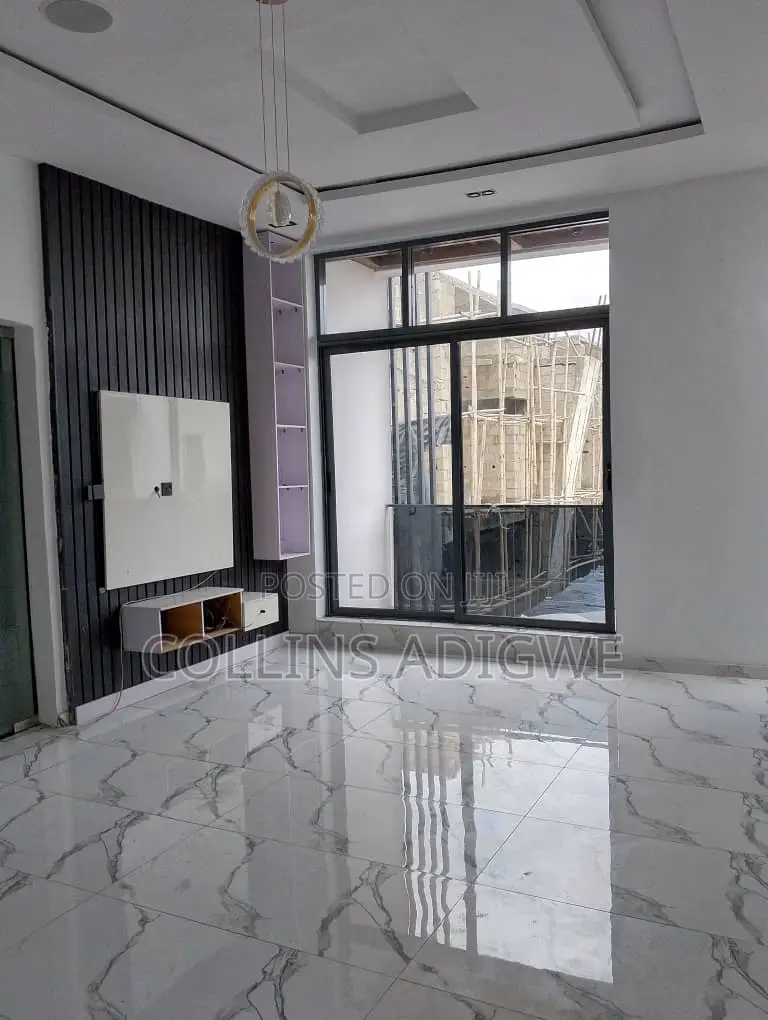 4bdrm Duplex in Main Chevron 2 for sale