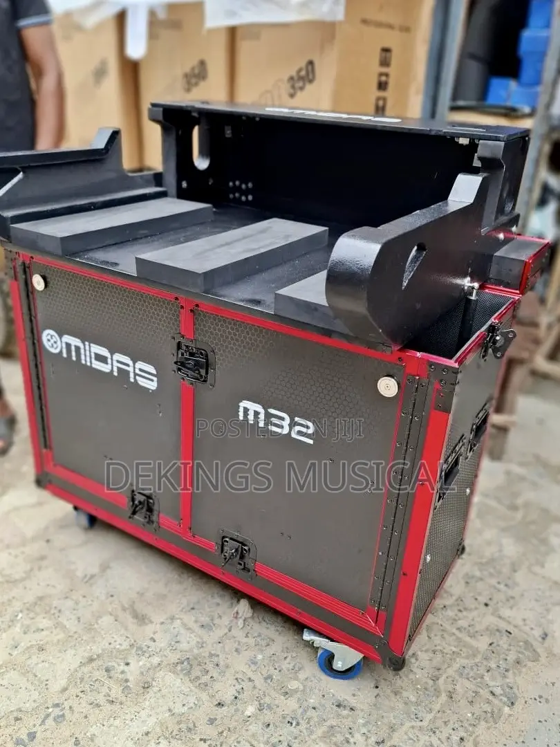 Midas M32 Digital Mixer Flight Case