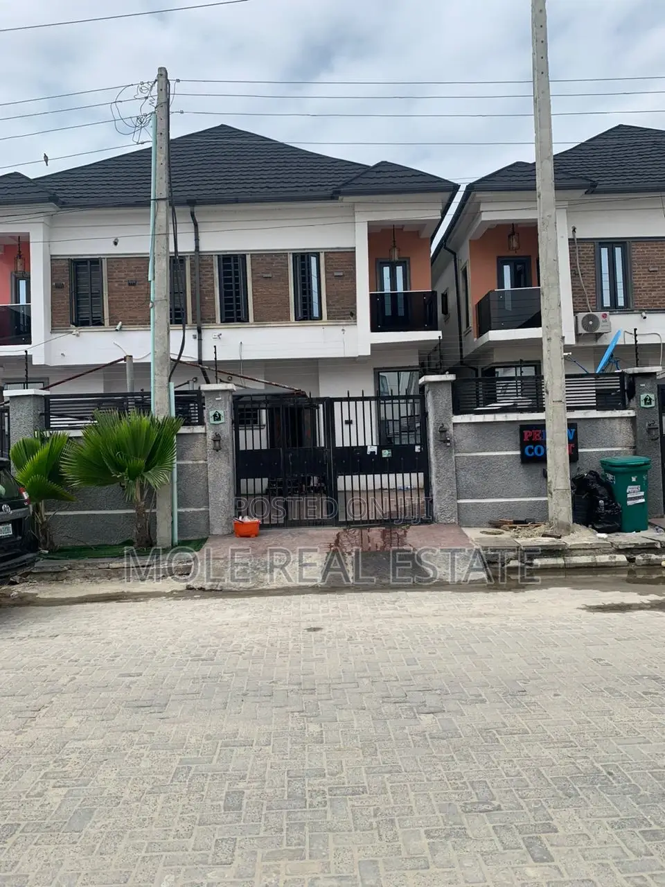 Magodo Phase 1 Teastfully Built and Funished