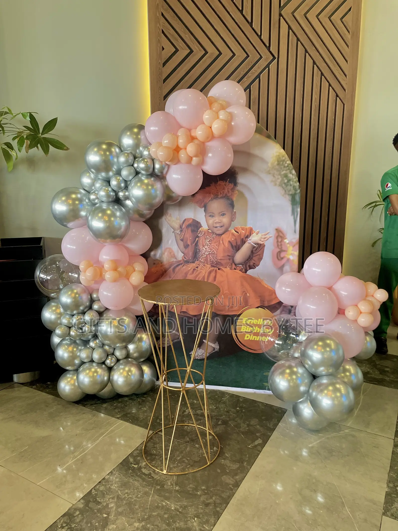Exquisite Balloon Photo Backdrop