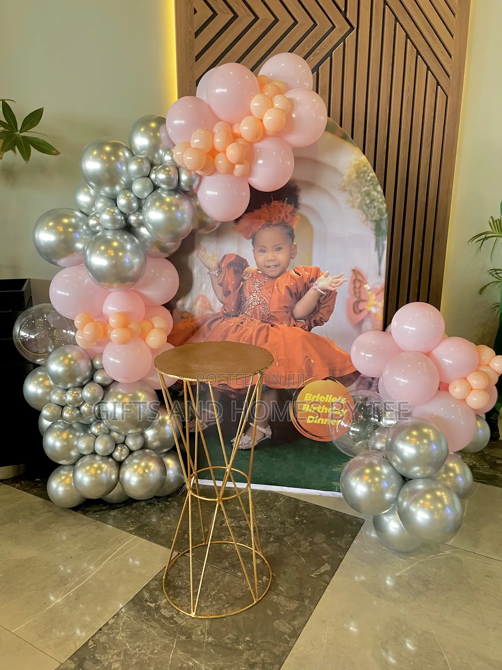 Exquisite Balloon Photo Backdrop
