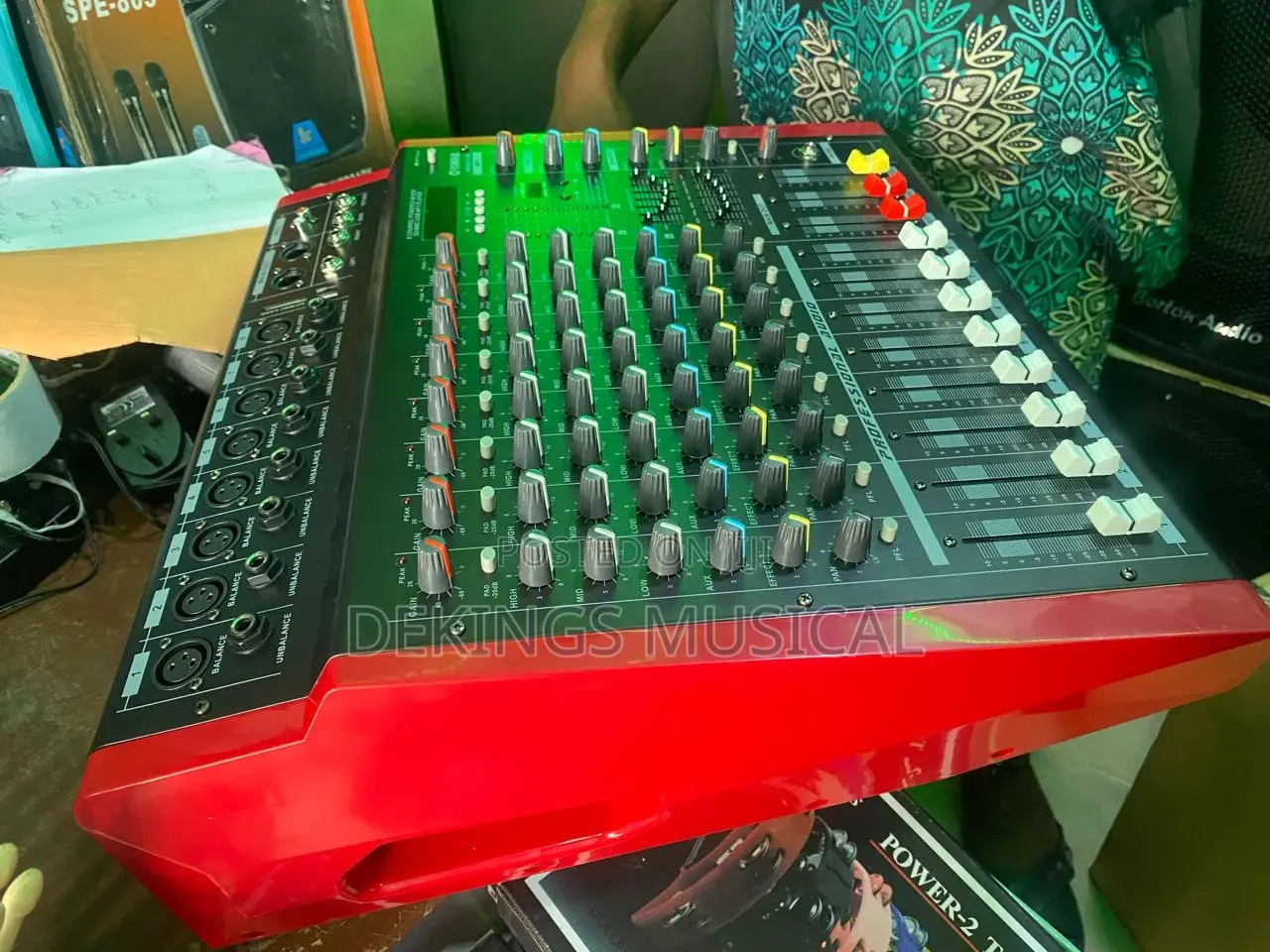 Yamaha 8 Channels Mixer Amplifier