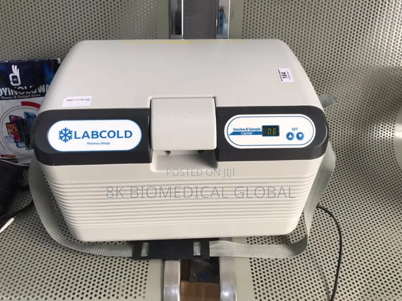UK Used LABCOLD Portable Fridge Vaccine Carrier 12 Litres