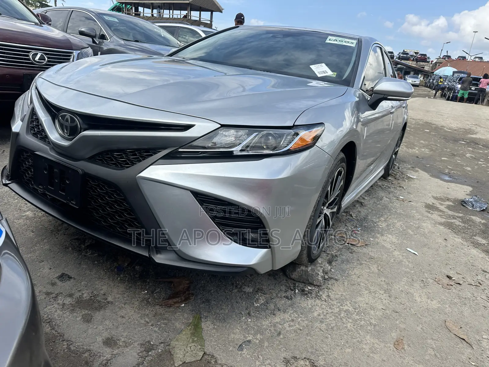 Toyota Camry SE (2.5L 4cyl 8A) 2019 Silver