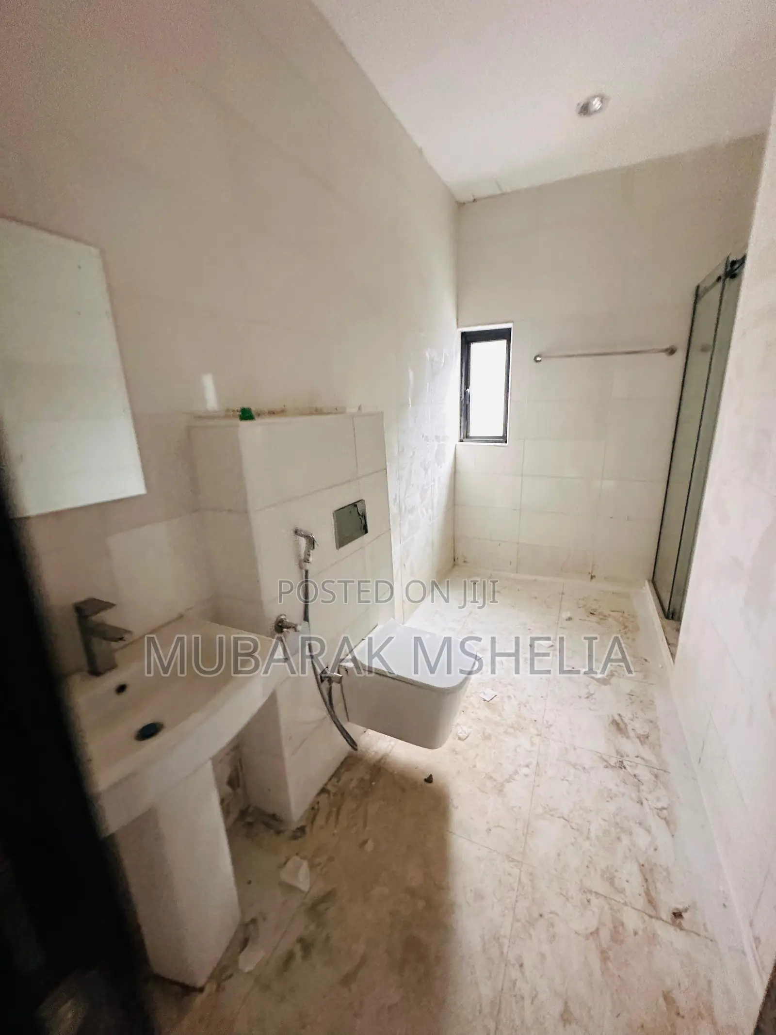 5bdrm Duplex in Guzape District for sale