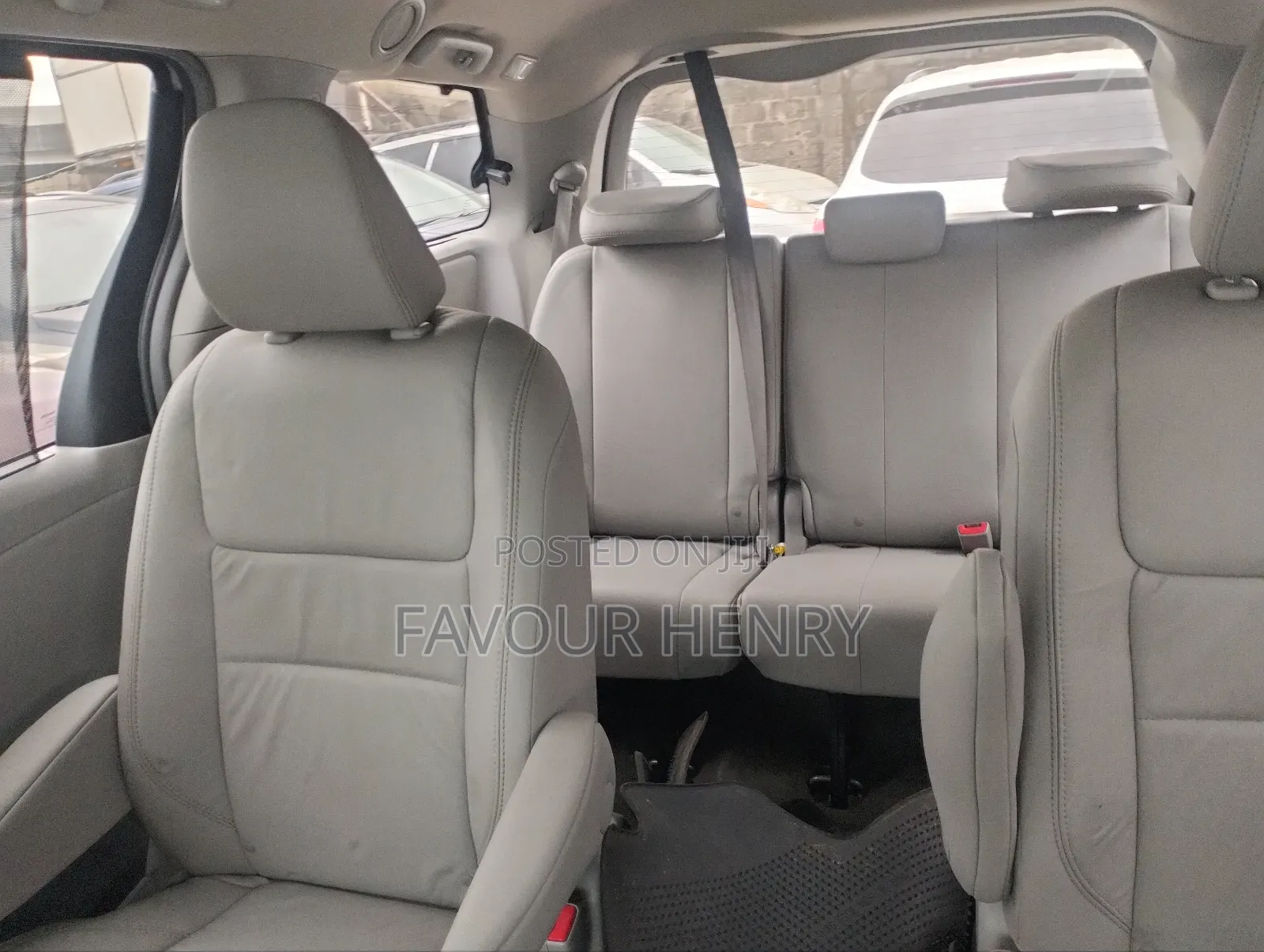 Toyota Sienna XLE 7-Passenger 4dr Minivan AWD (3.5L 6cyl 6A) 2015