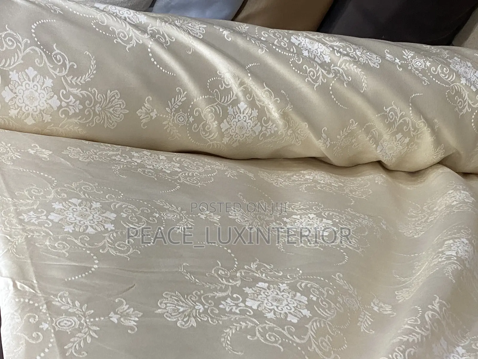 Royal Curtain