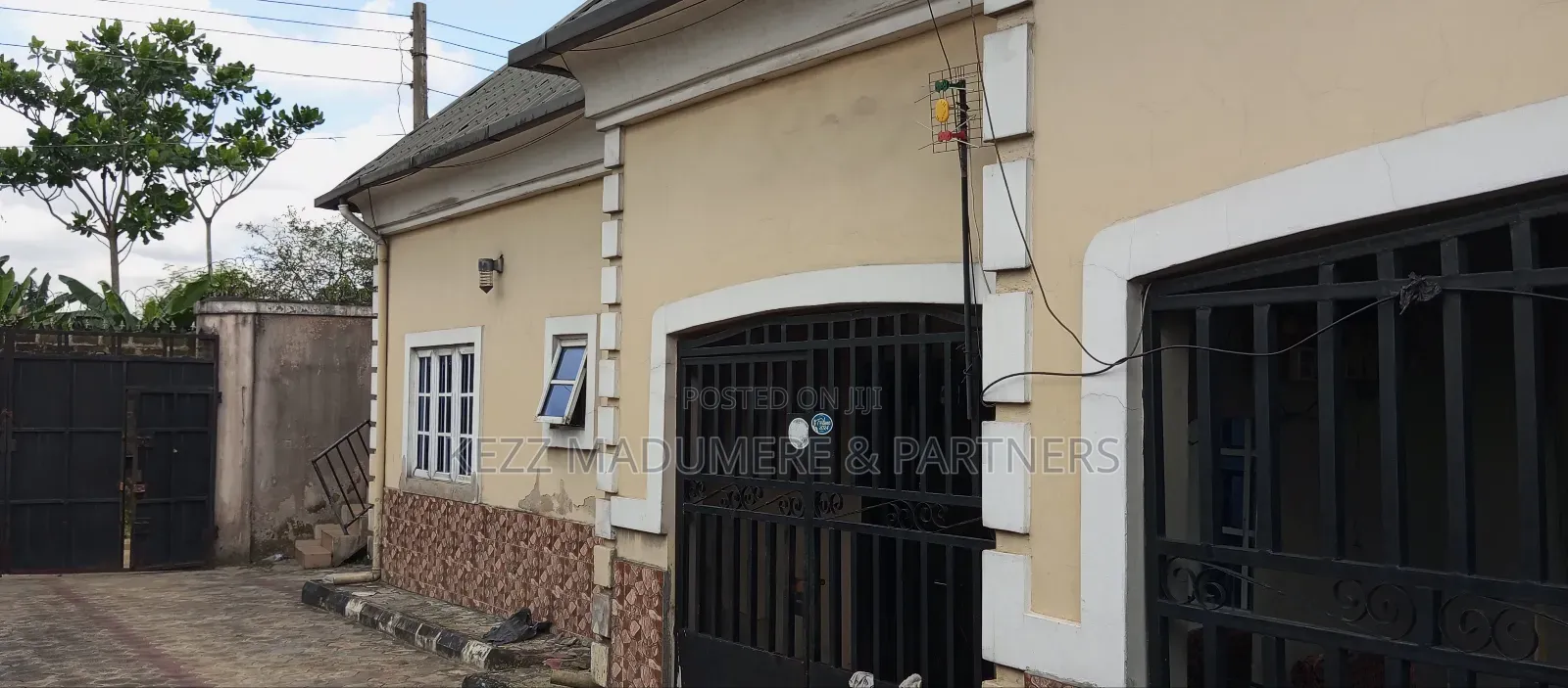 5bdrm Bungalow in Elelenwo , Port for sale