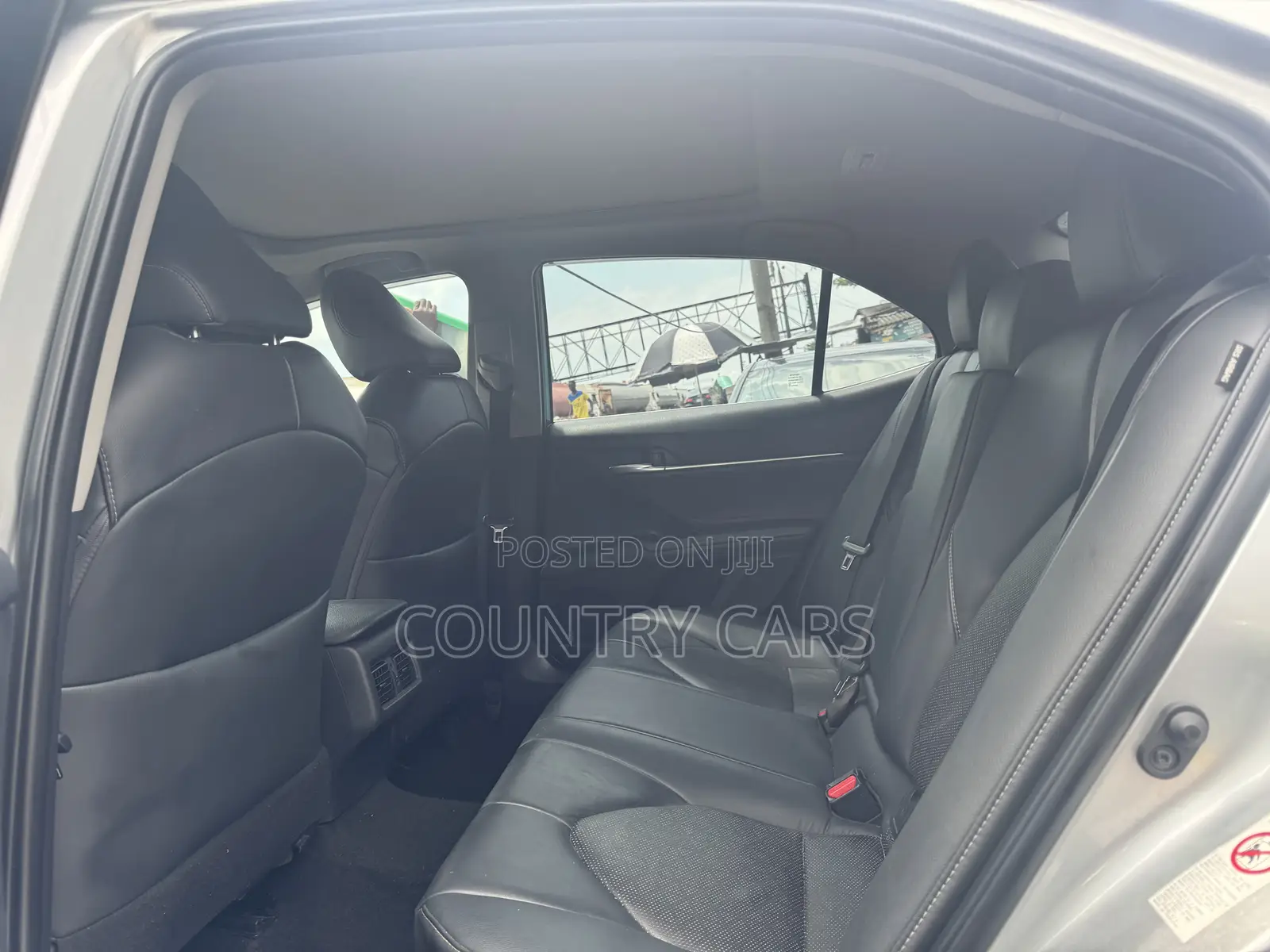 Toyota Camry 2018 Silver