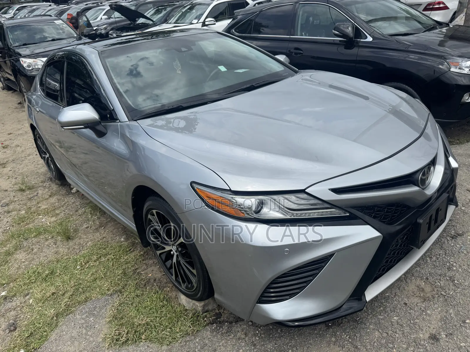 Toyota Camry 2018 Silver