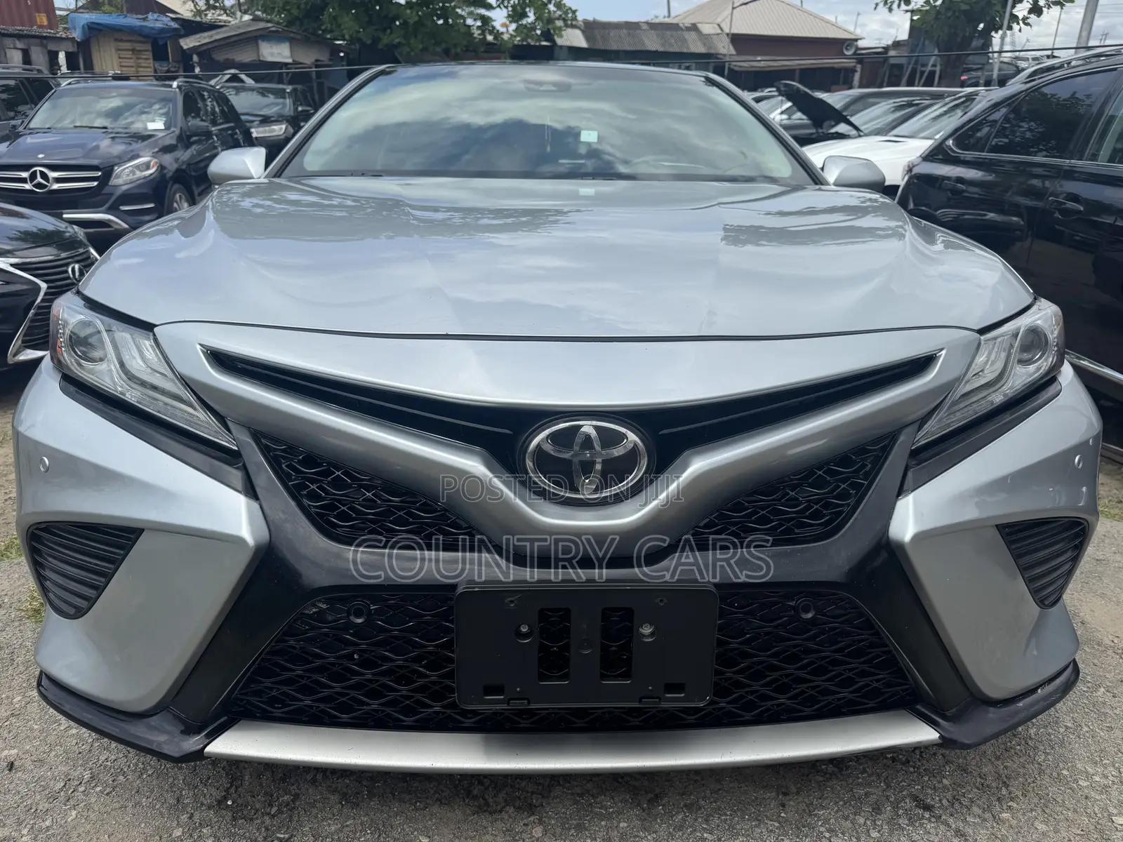 Toyota Camry 2018 Silver