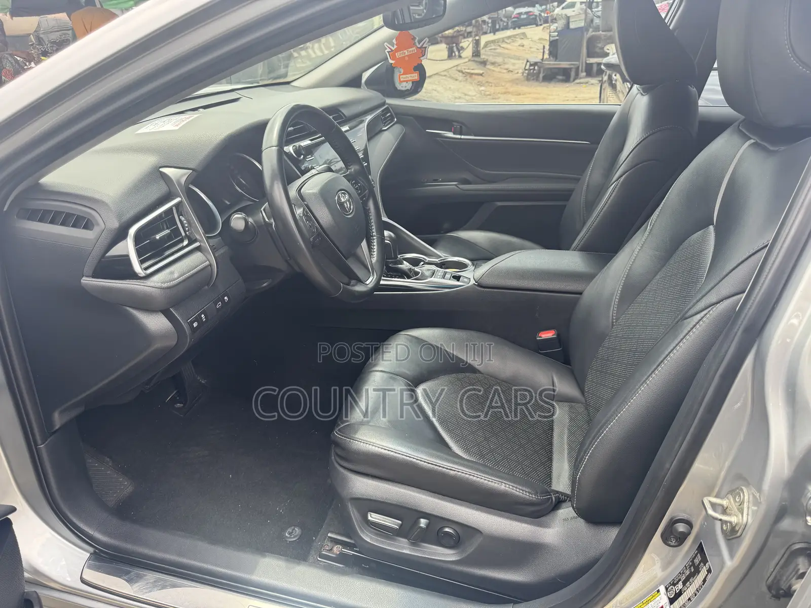 Toyota Camry 2018 Silver