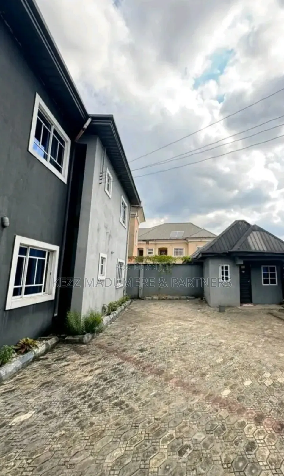 4bdrm Block of Flats in Off Psychiatric, Port-Harcourt for sale