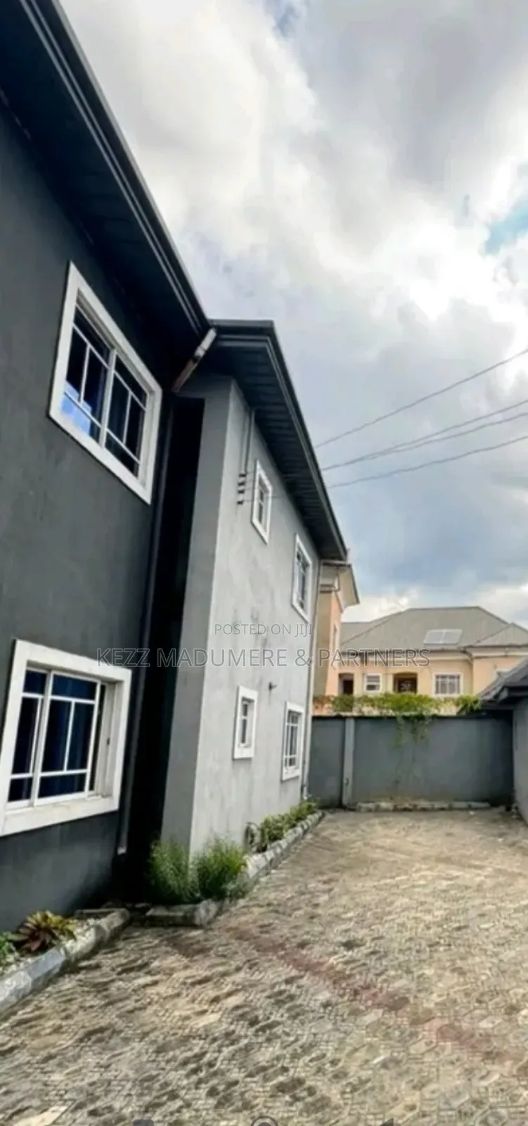 4bdrm Block of Flats in Off Psychiatric, Port-Harcourt for sale