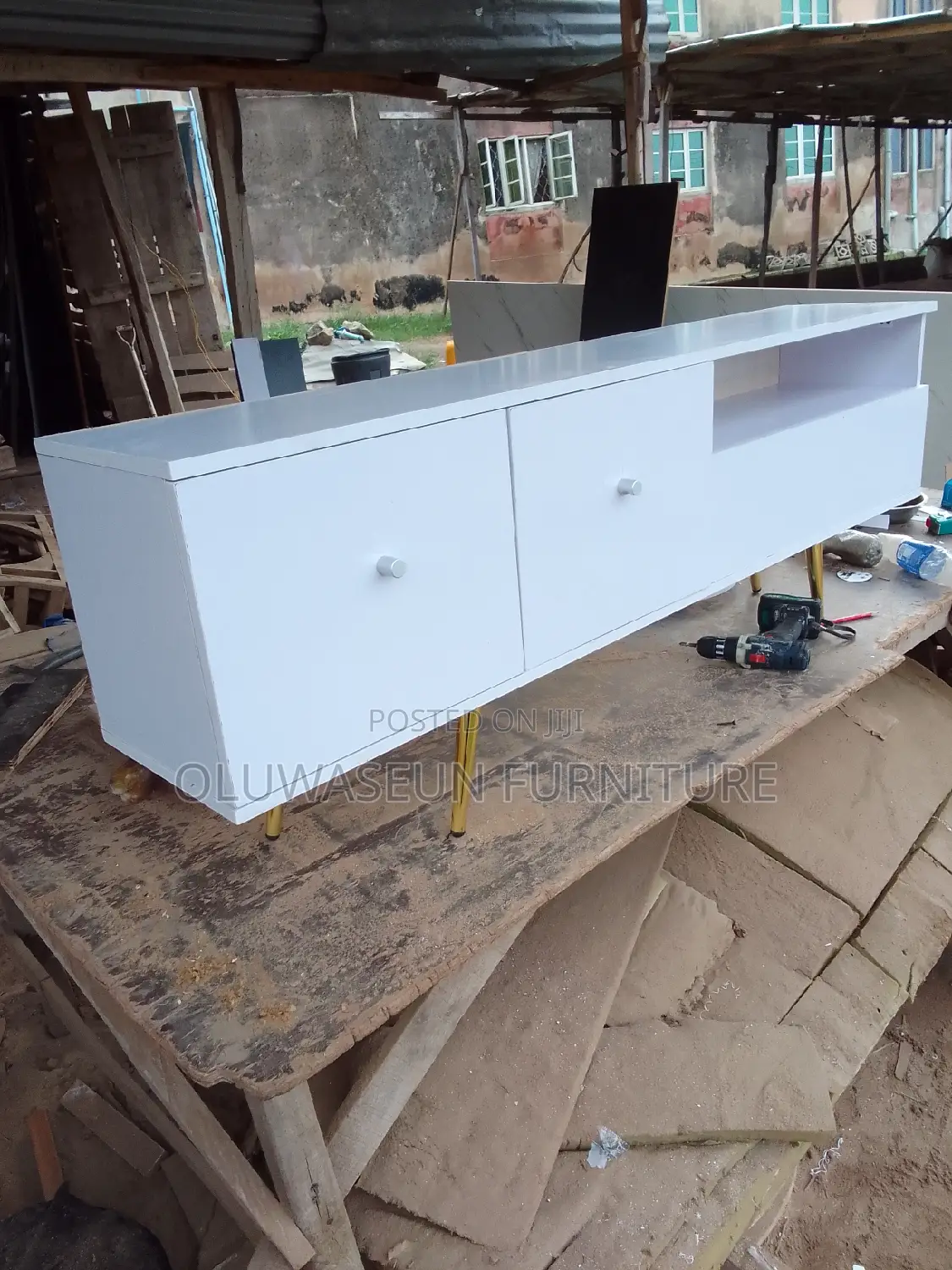 White Tv Shelf With 2drawer and Gold Castor