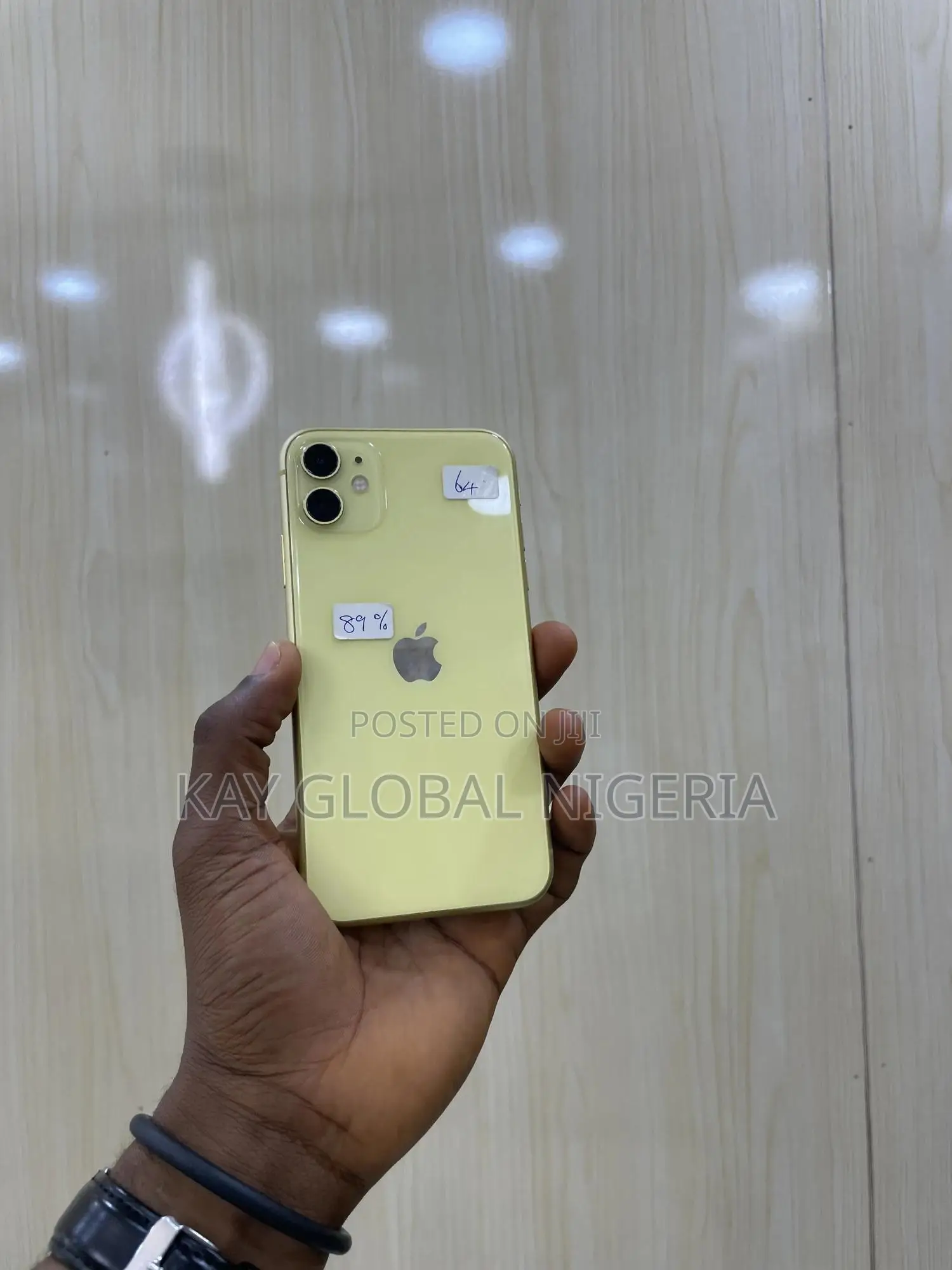 Apple iPhone 11 64 GB Yellow