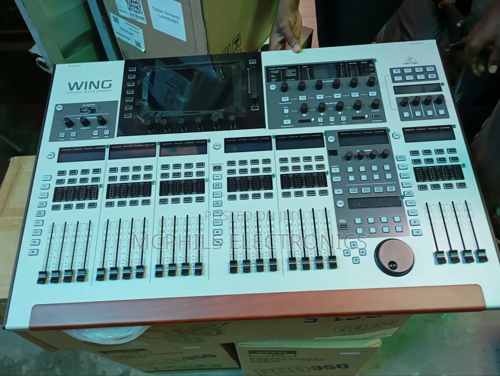 Behringer Wing Digital Mixer 32ch