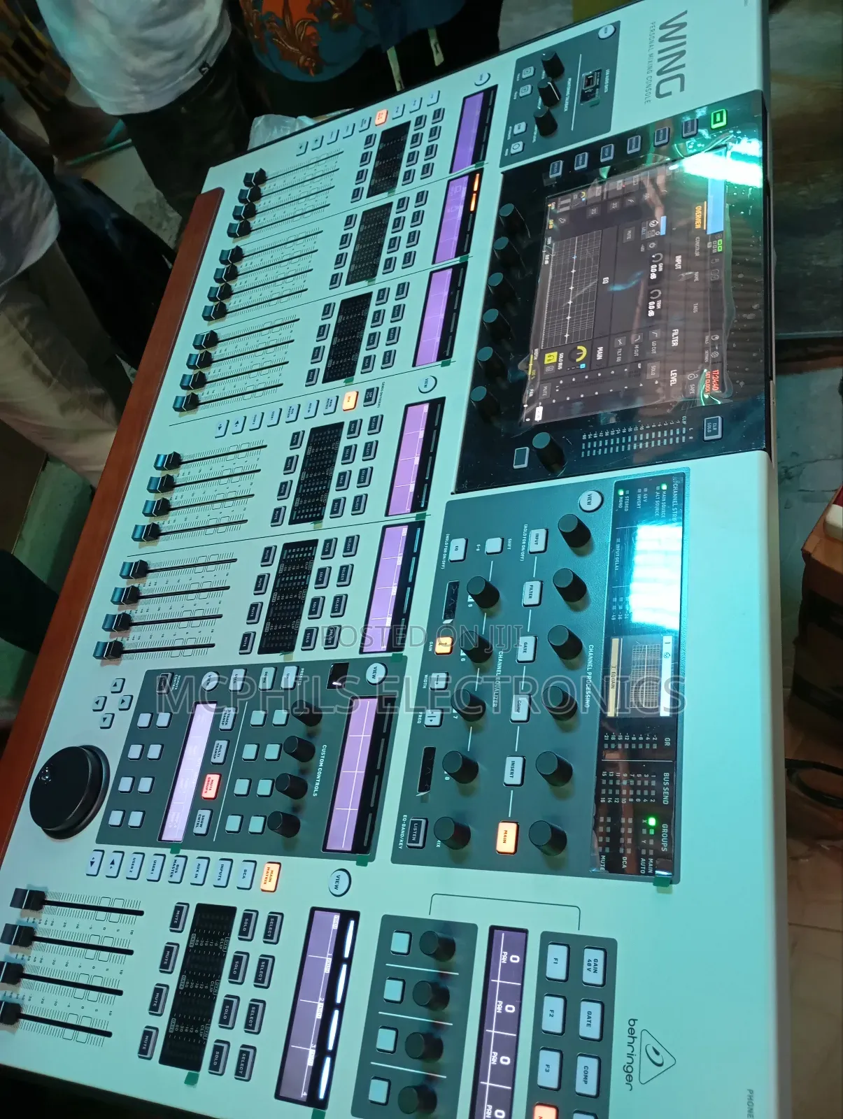 Behringer Wing Digital Mixer 32ch