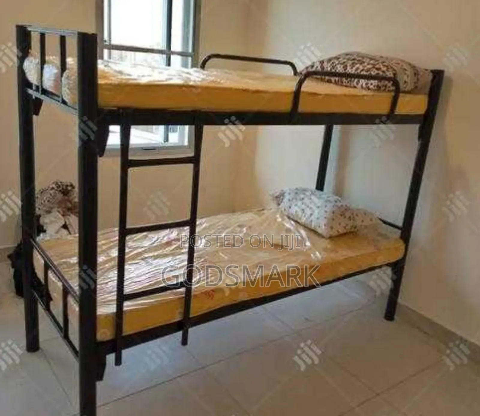 Beautiful Metal Bunk Bed 6 by 3 Feet.