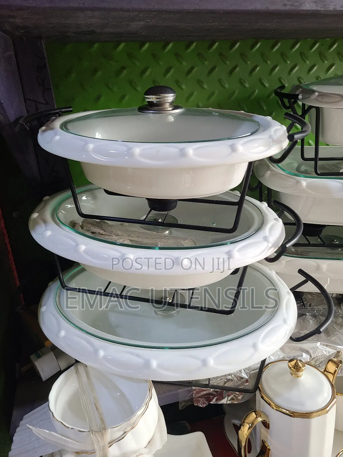 A Set of Luxury Ceramic Dishe