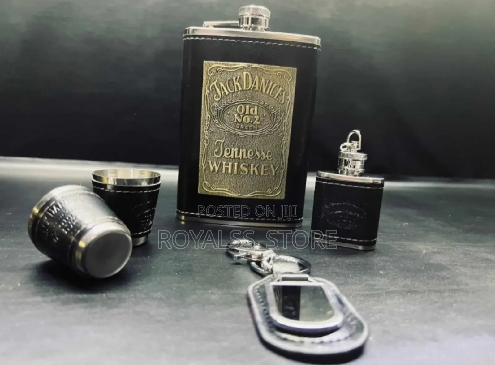 225/250ml Hip Flask Whiskey/Gin Bottle SET With Key Holder