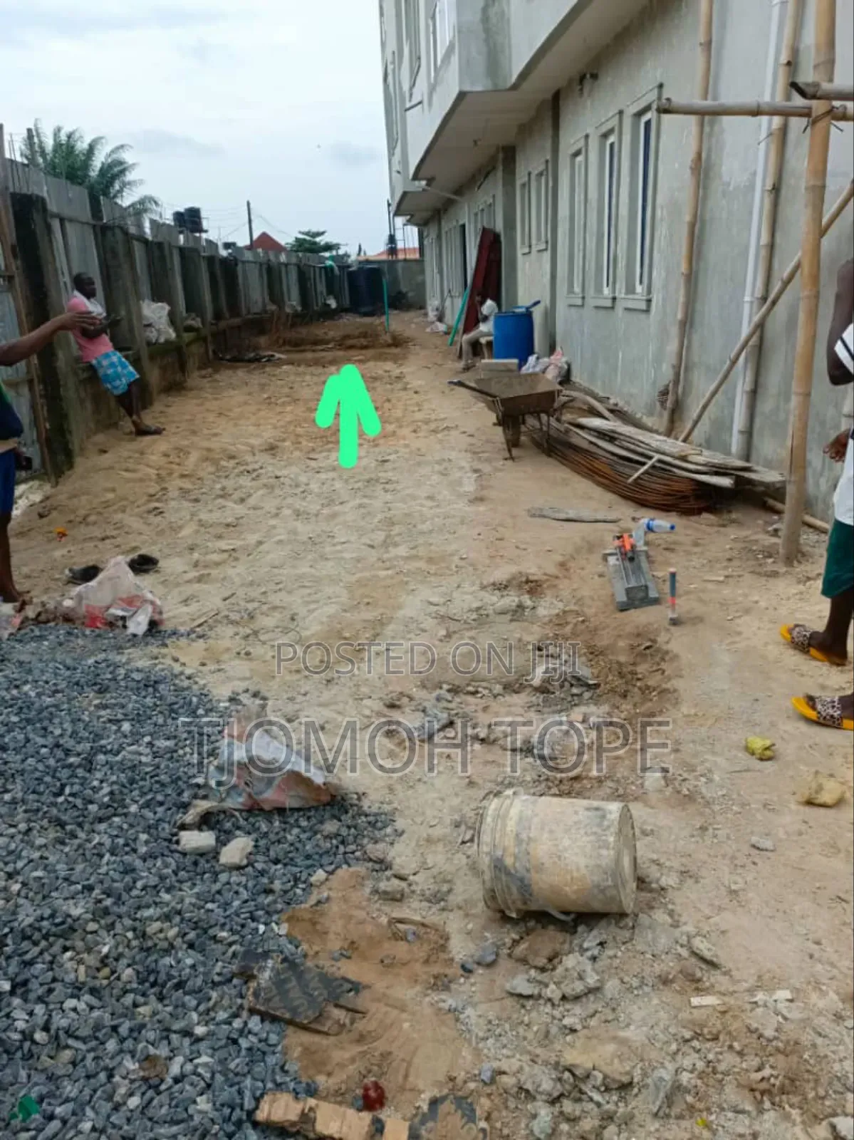 A Builder,Layout,Uncompleted Building,Roofing,Interior Desig
