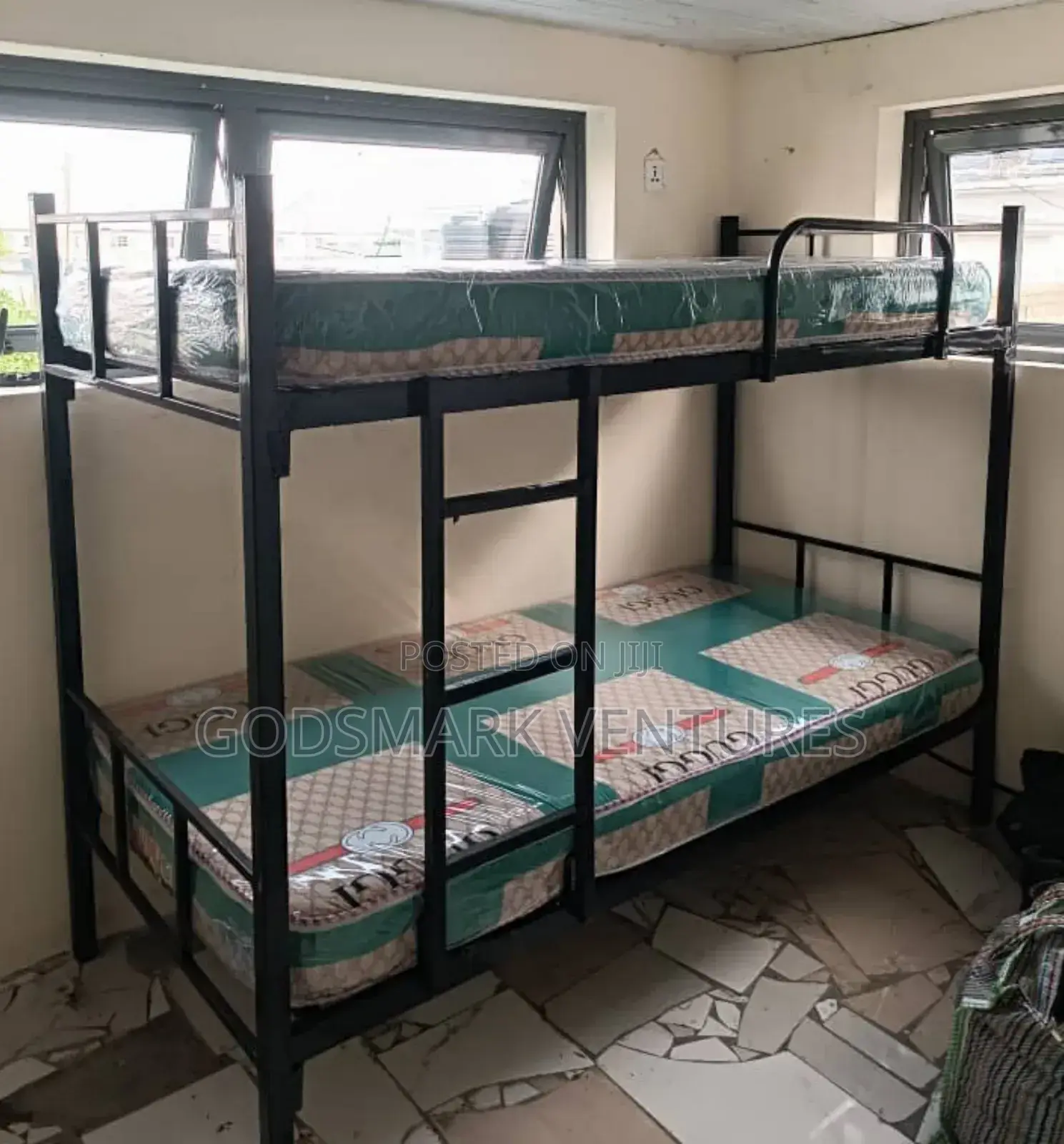 Beautiful Metal Bunk for Family Use 3*6 Feet