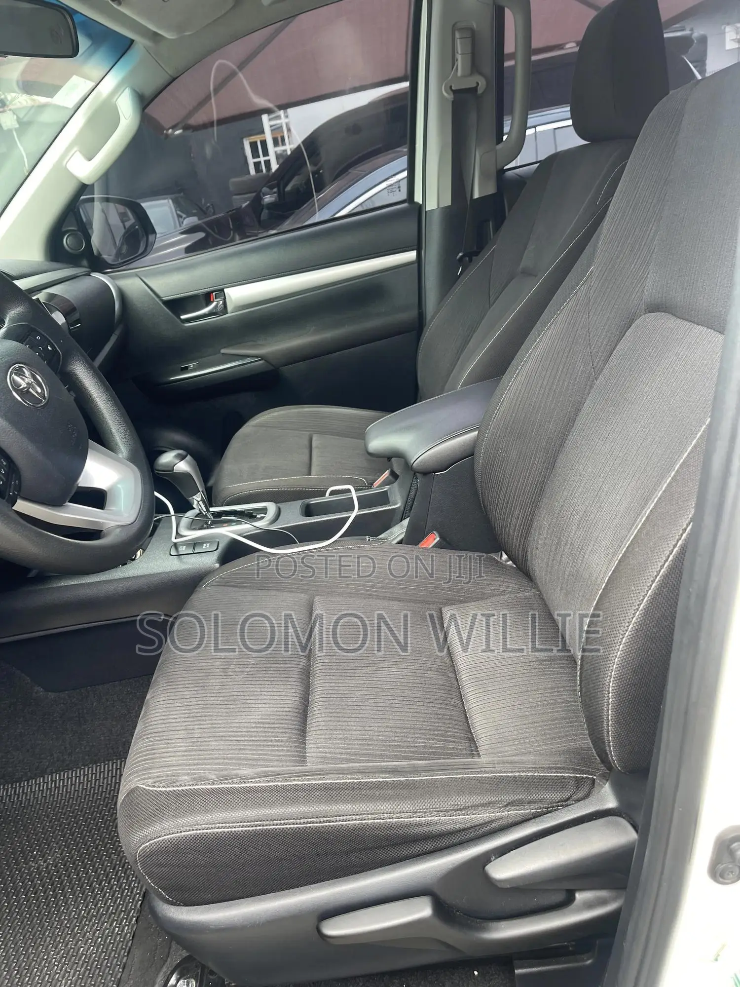 Toyota Hilux 2020 White