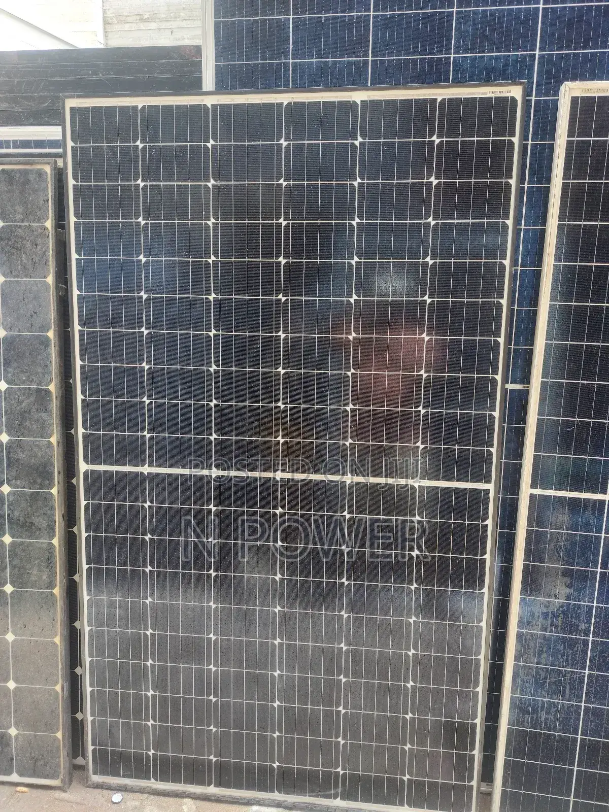 Jinko Solar Pane 400W 120 Cell Half Cut