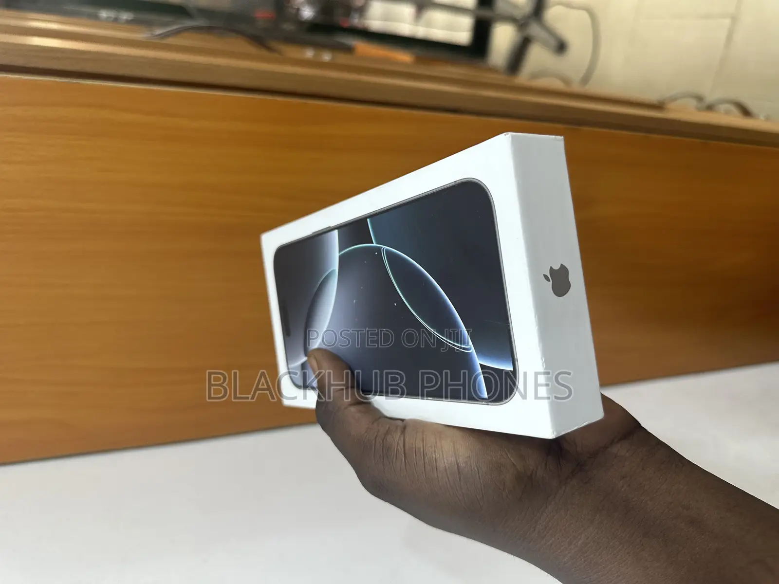 New Apple iPhone 16 Pro Max 256 GB White