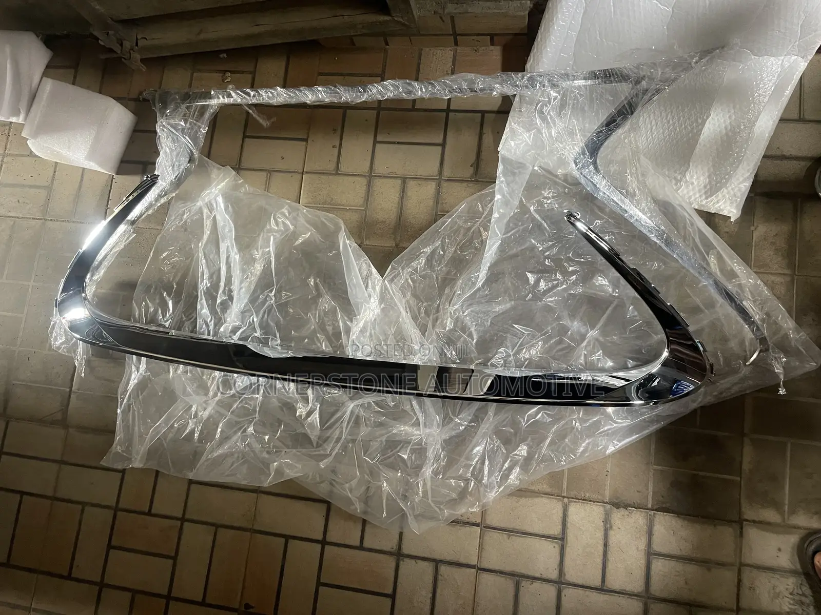 Up and Down Chrome Es 350 2018