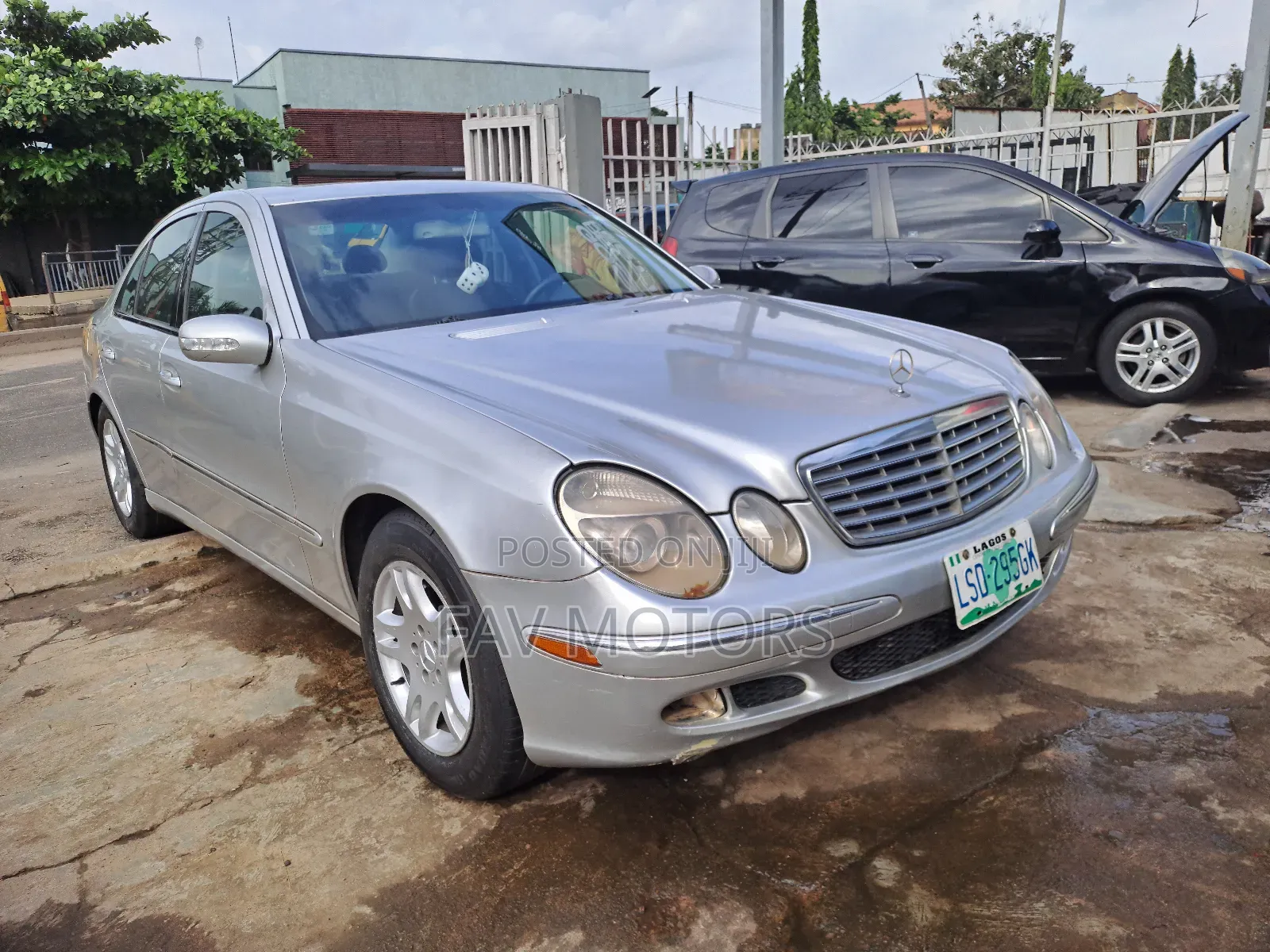 Mercedes-Benz E320 2005 Silver