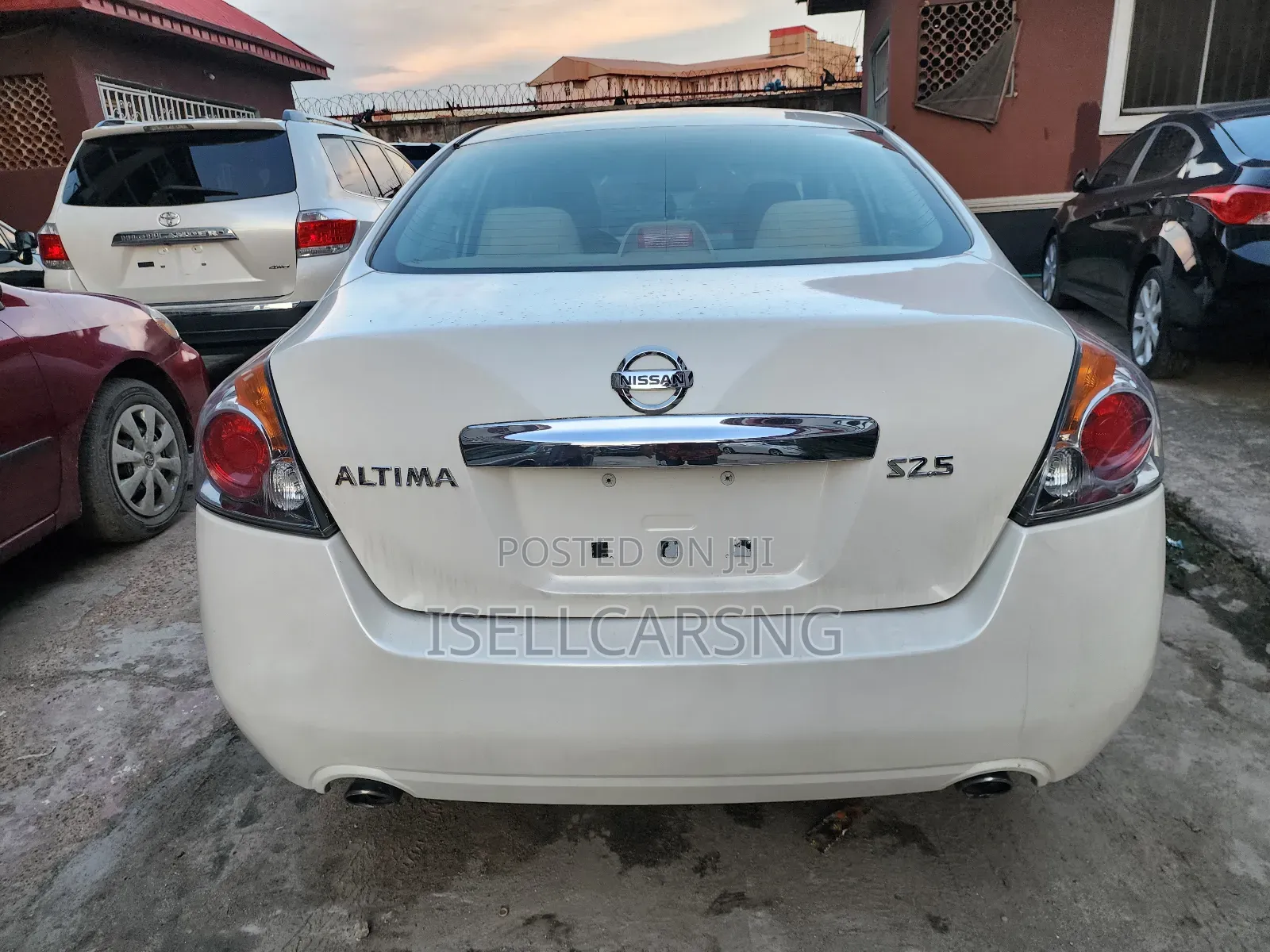 Nissan Altima 2.5 SL 2012 White