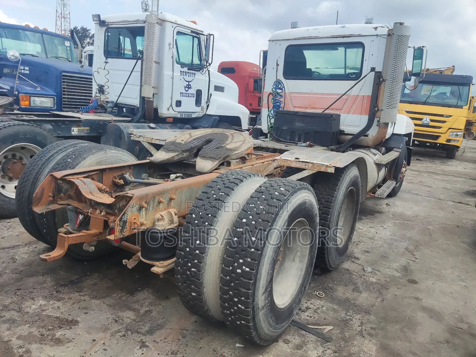 Mack Truck Head 10 Tyres