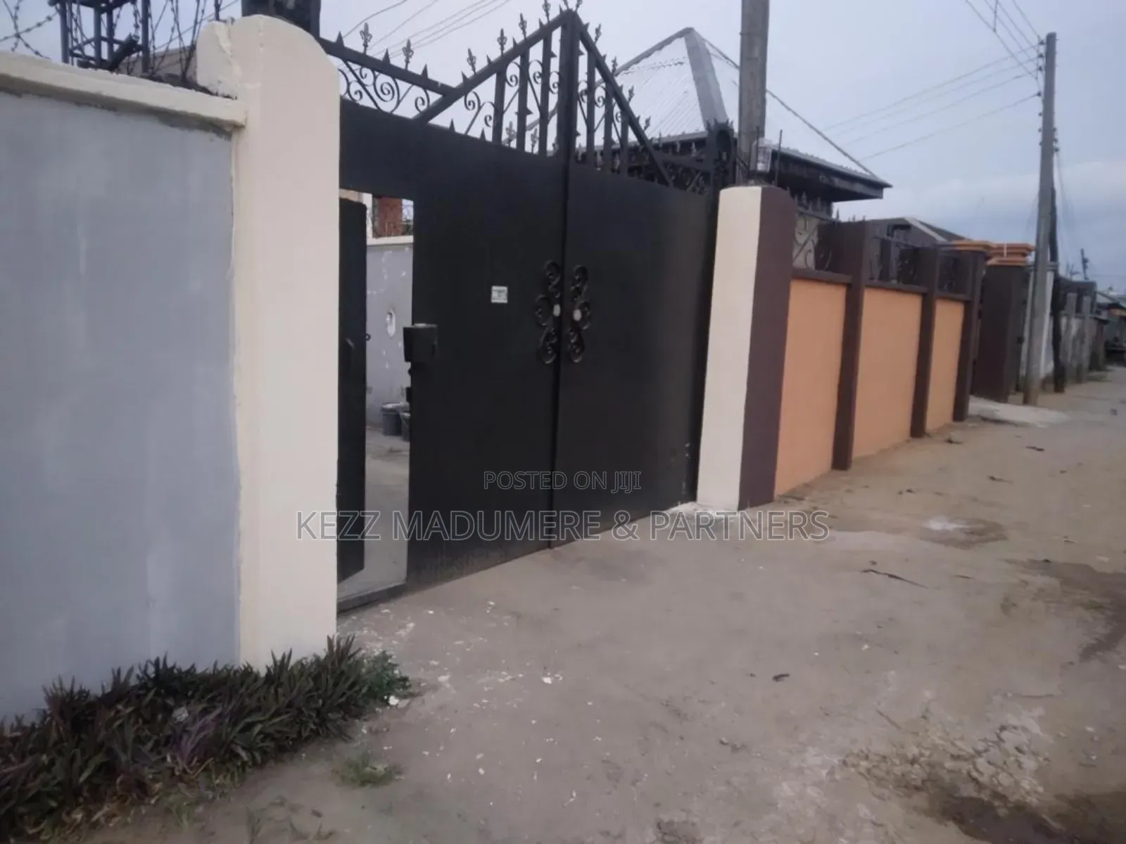 5bdrm Bungalow in Akpajo , Port for sale
