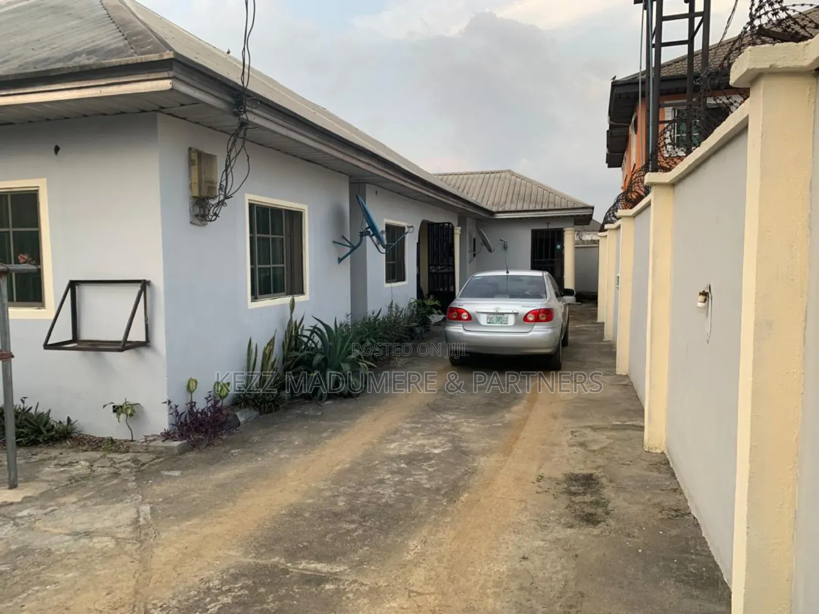 5bdrm Bungalow in Akpajo , Port for sale