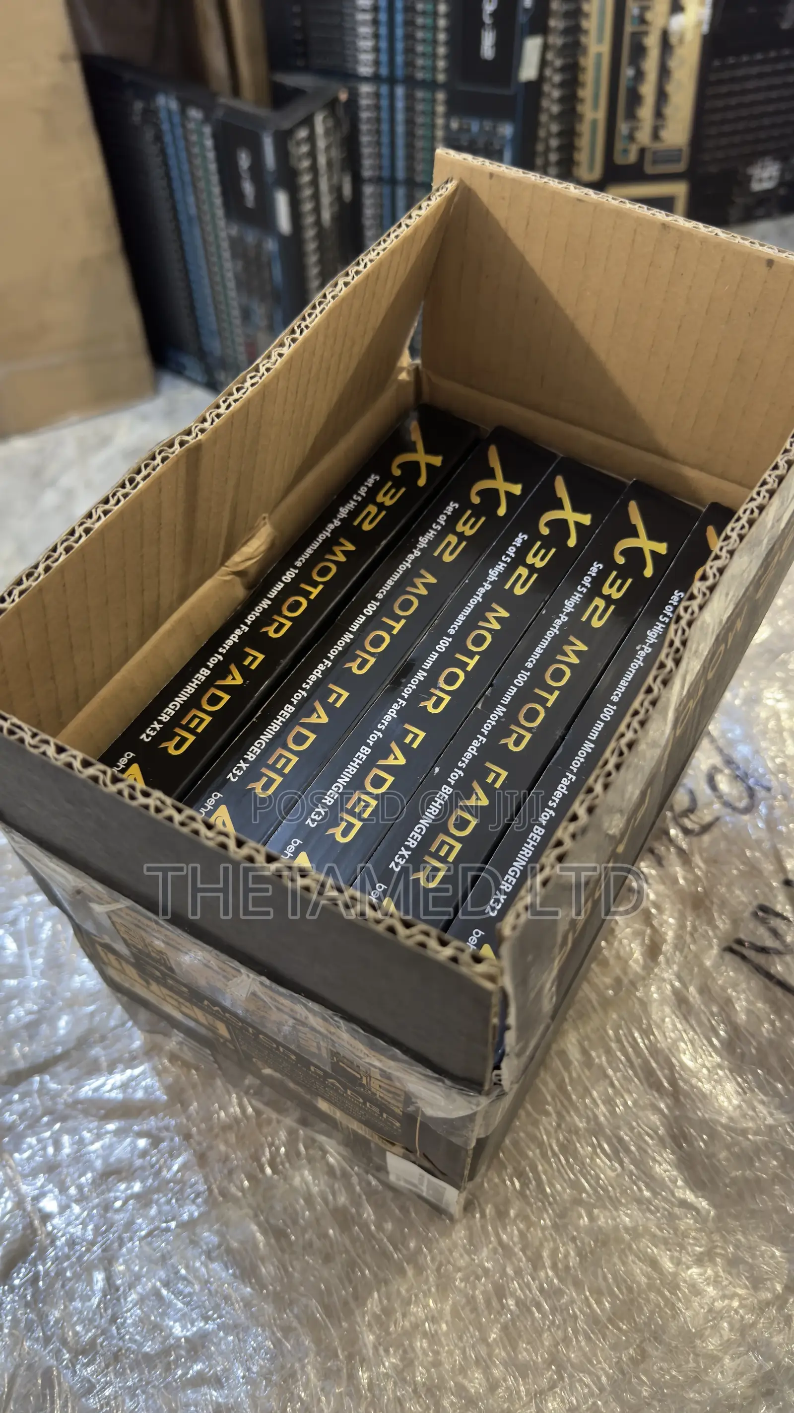 Behringer X32, X32 Compact Motorized Faders