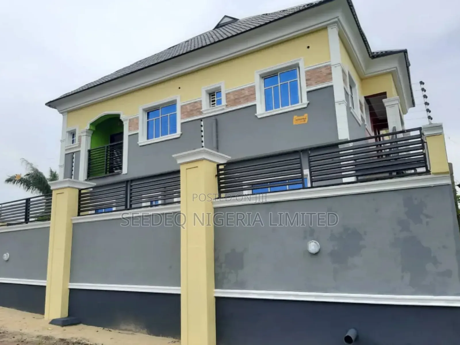 Furnished 8bdrm Block of Flats in Community, Igbogbo for sale