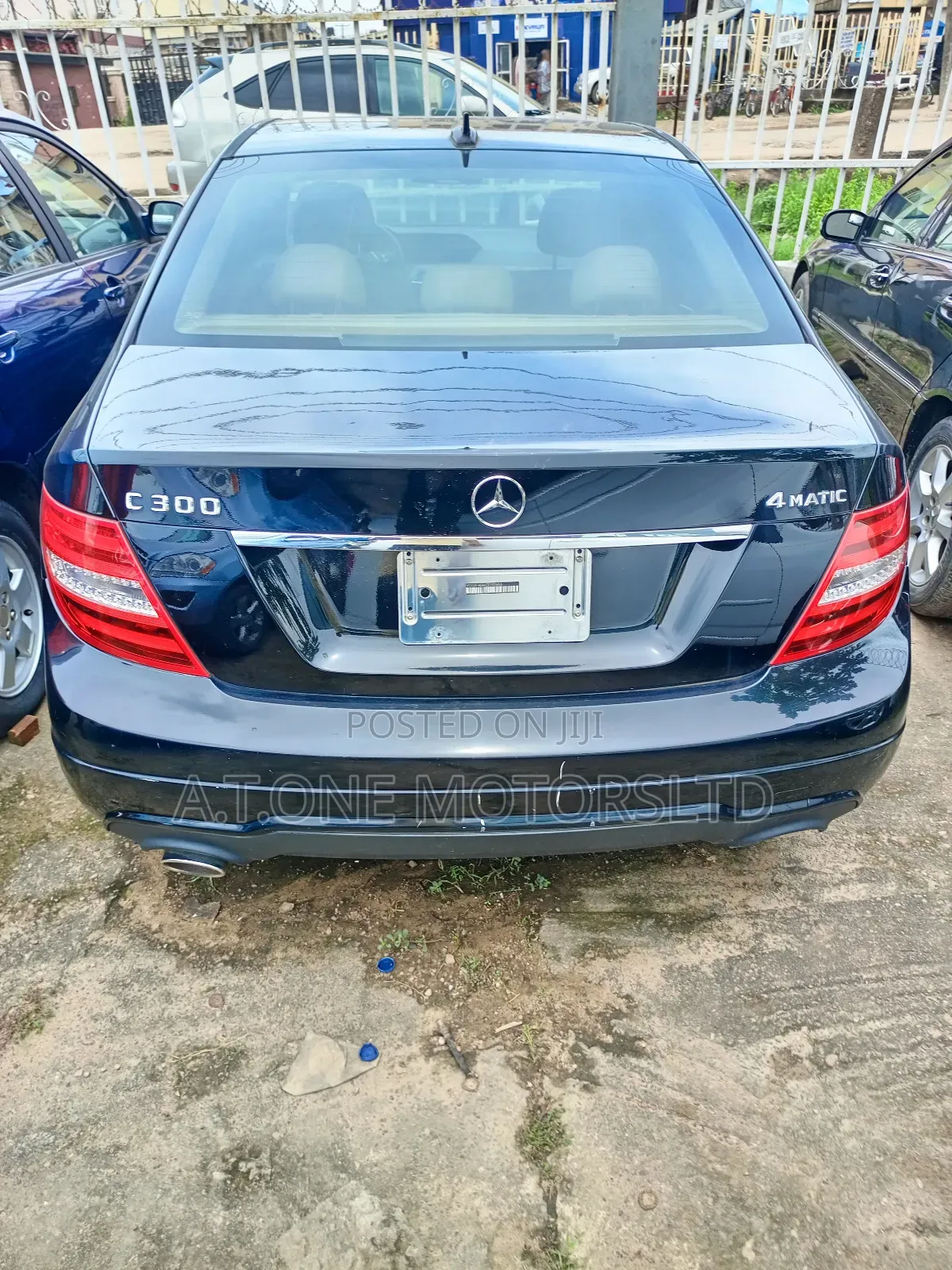 Mercedes-Benz C300 2012 Black