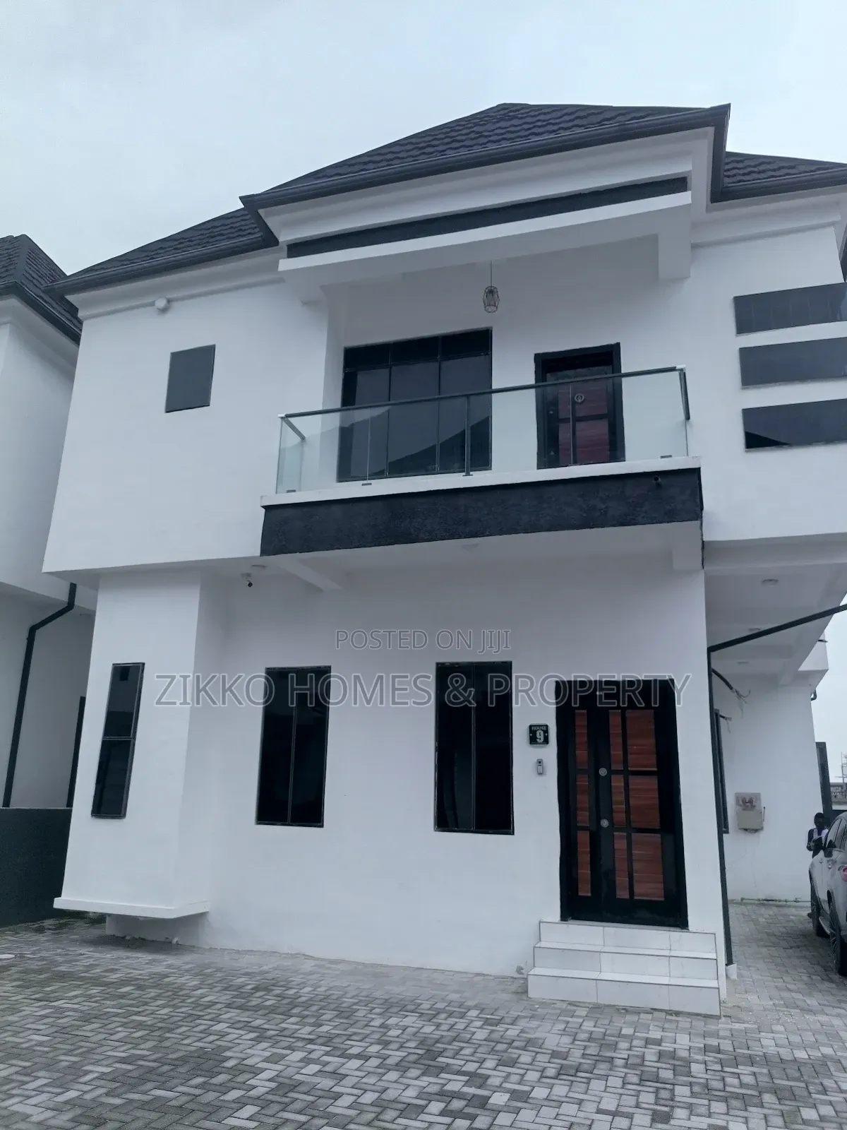 4bdrm Duplex in Ikota for sale