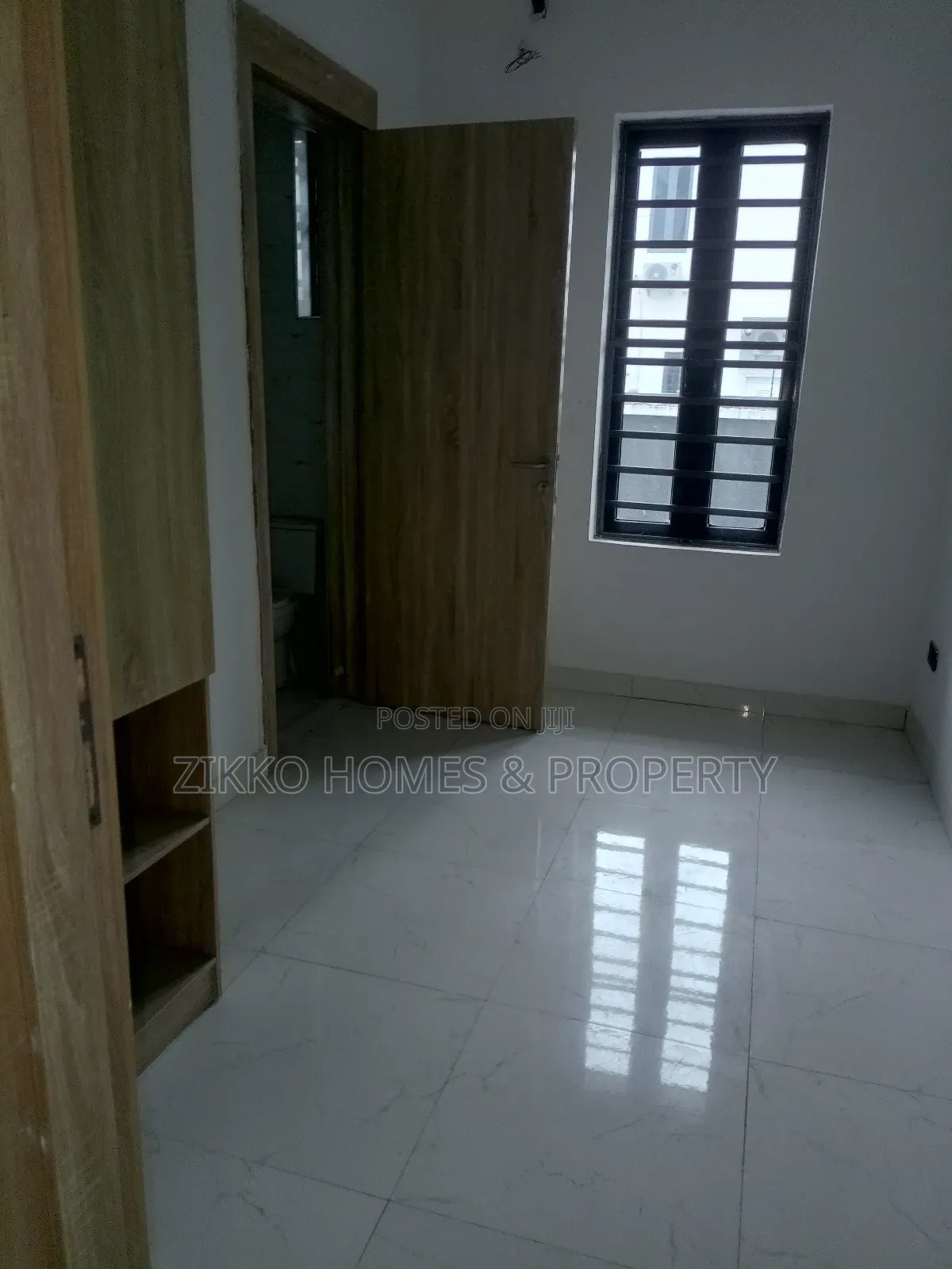 4bdrm Duplex in Ikota for sale
